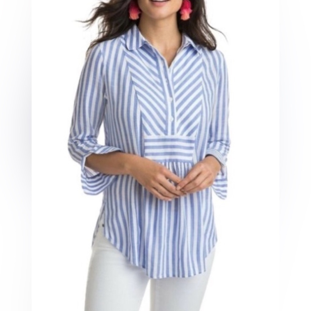 Vineyard Vines Women's Small Blue and White Striped Button Down Shirt